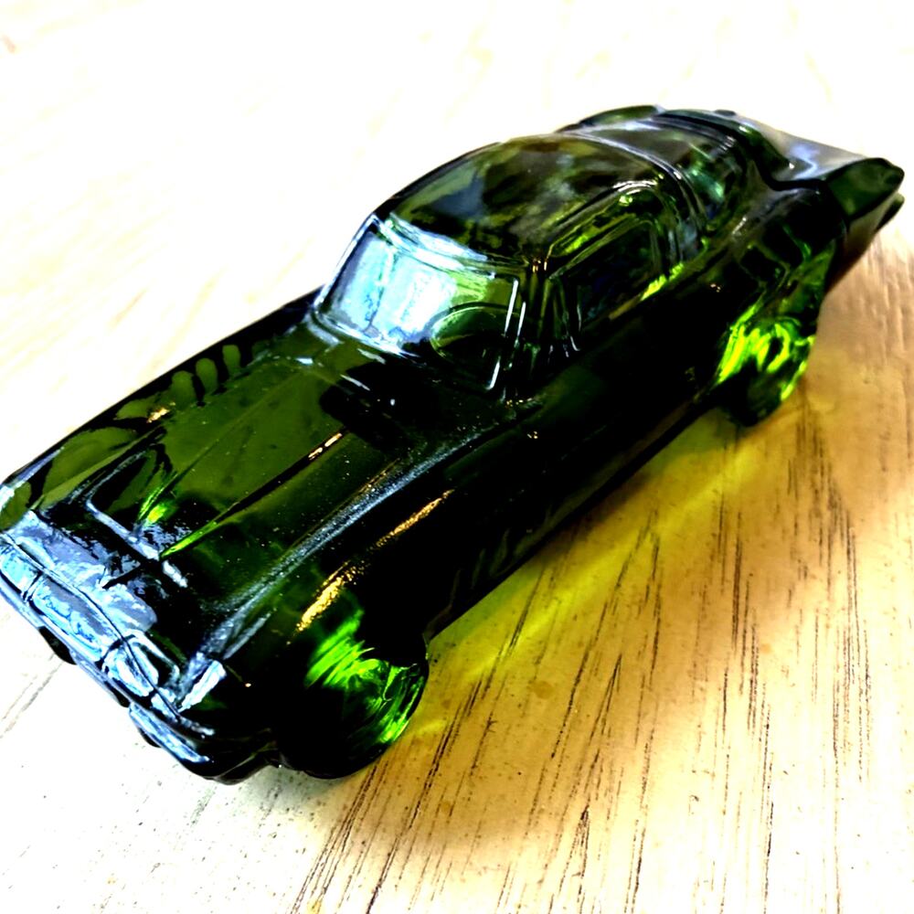 VTG CORVETTE STINGRAY 1965 PERFUME BOTTLE Wild Country AFTER SHAVE AVON 1/2 Full